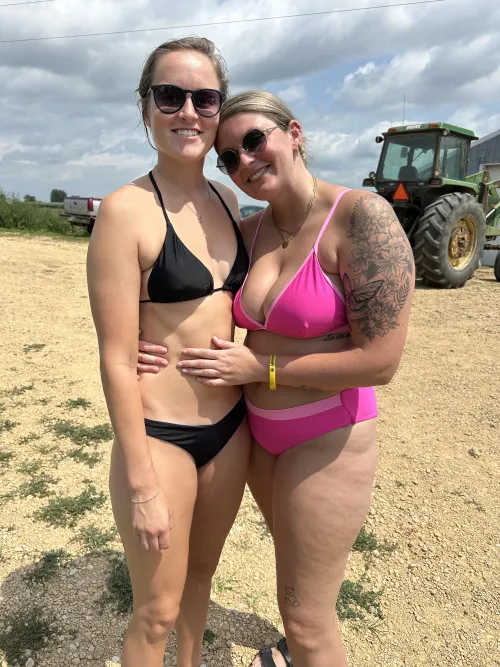 Wearing bikinis on this fine summer day 🙈