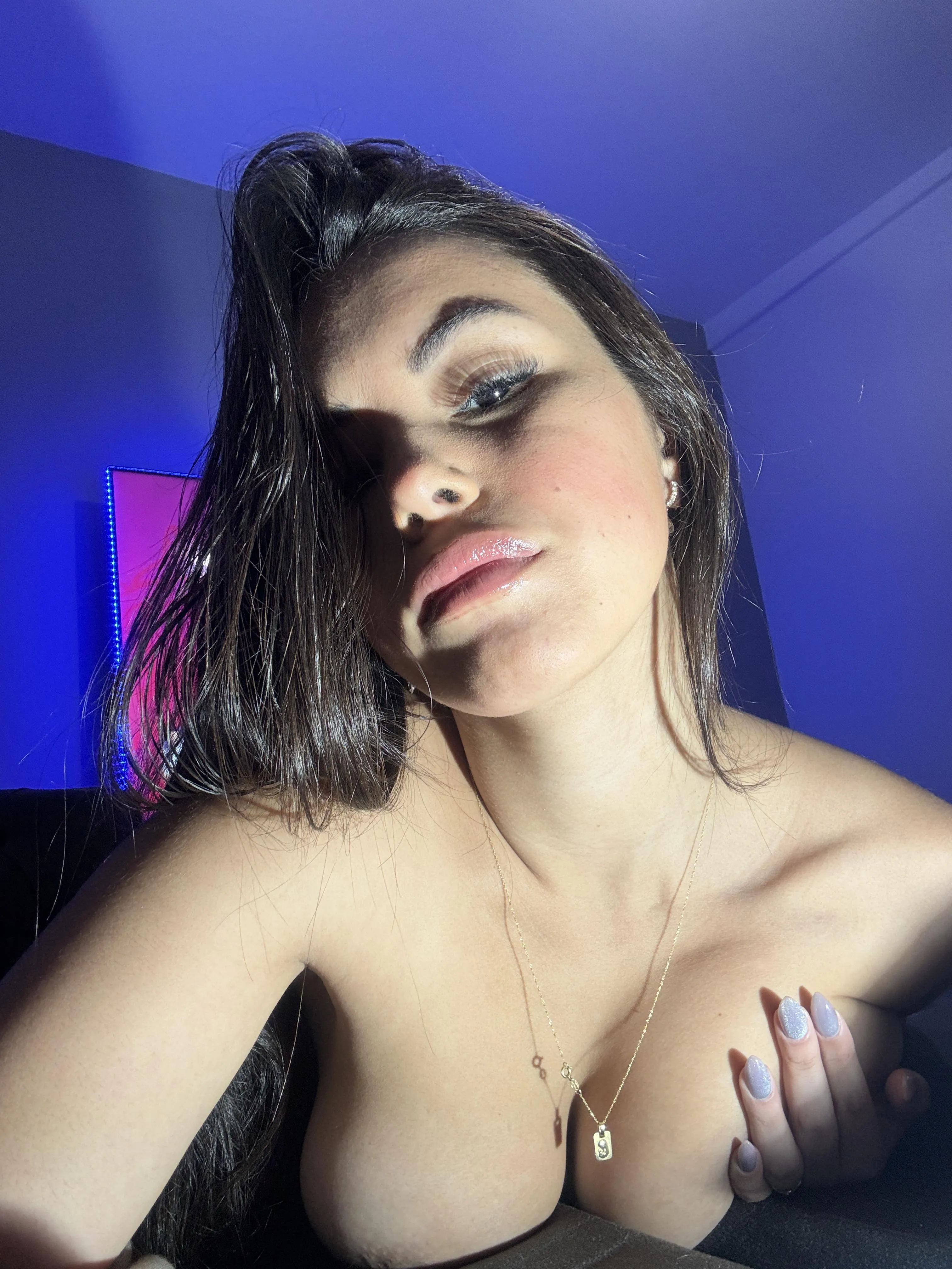 Would my selfie turn you on more than it does him?