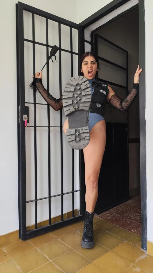 I love these boots to trample your body 😈