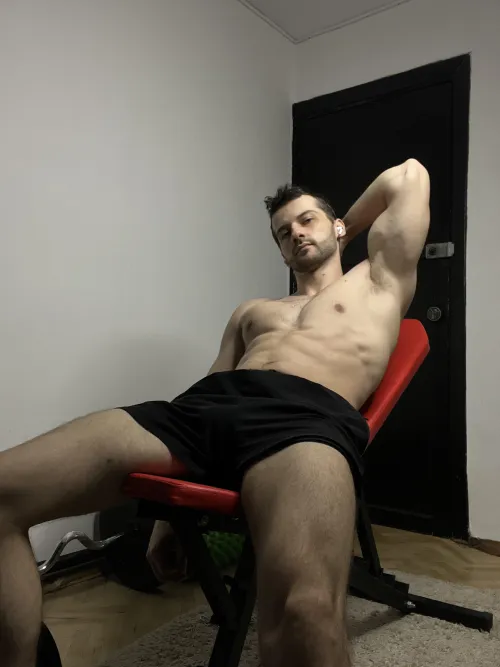 Are you into muscle guys by the chance? 😏