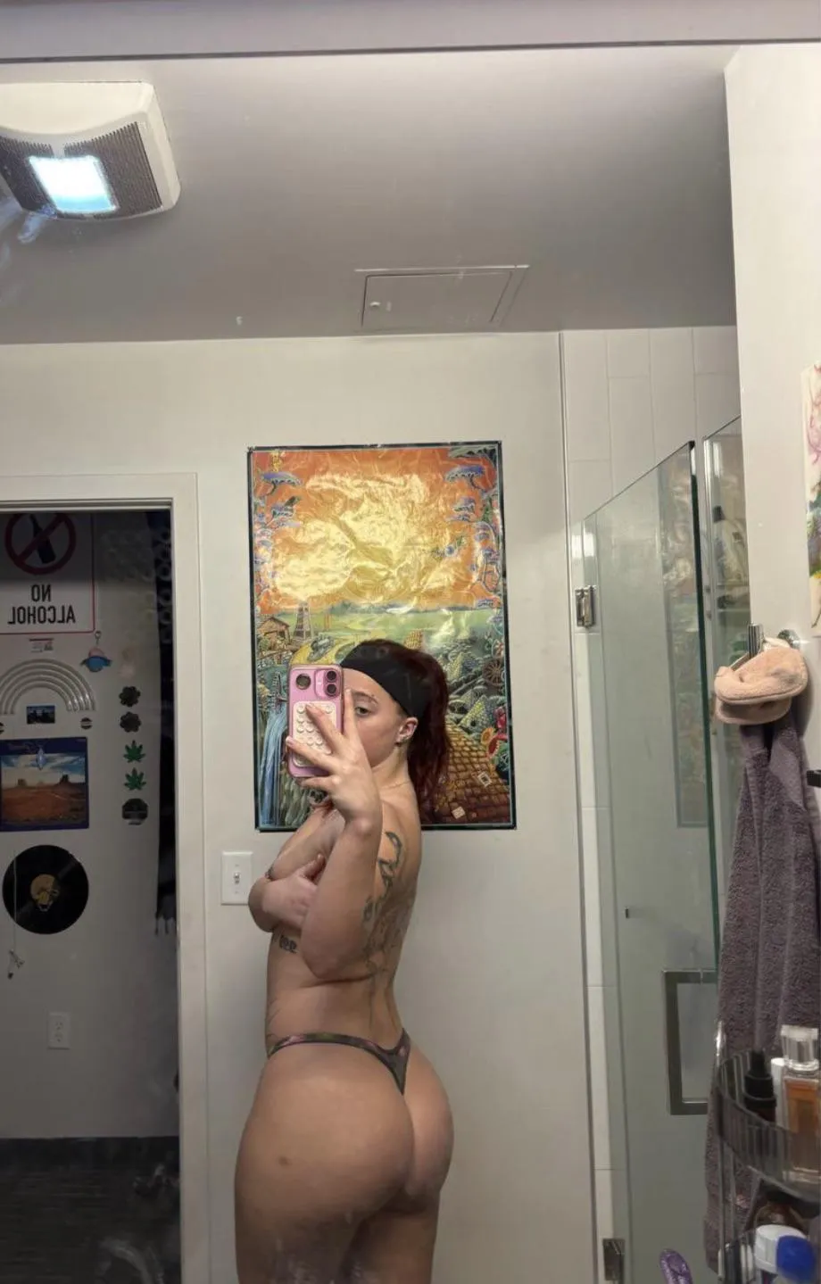 20F Would there be any sissies available to do this fun kink with me? hmu!