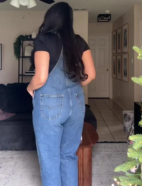 my behind doesnt look very round in those jeans