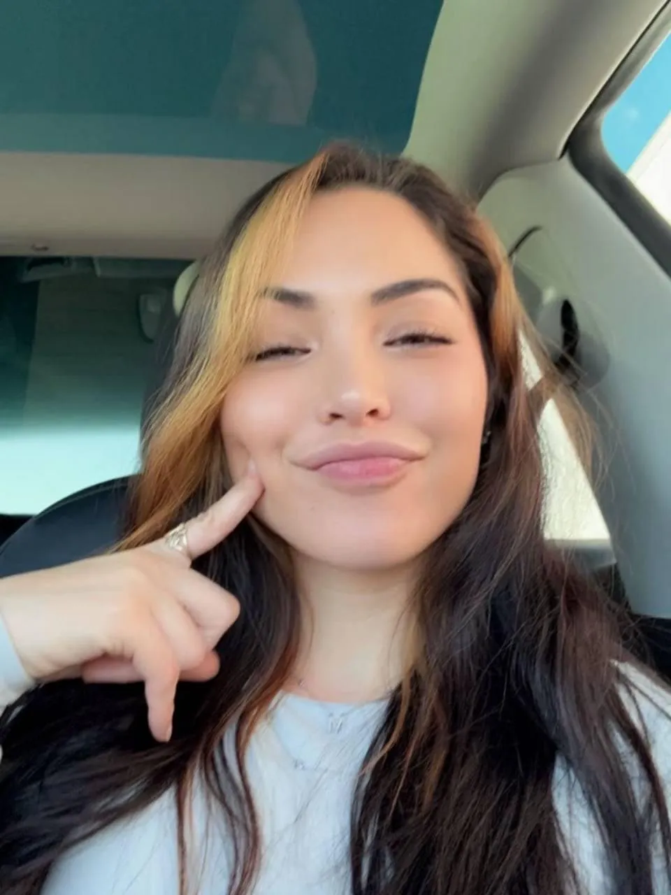 23 [F4M] you a virgin or intoo being pegggd by a womaan?