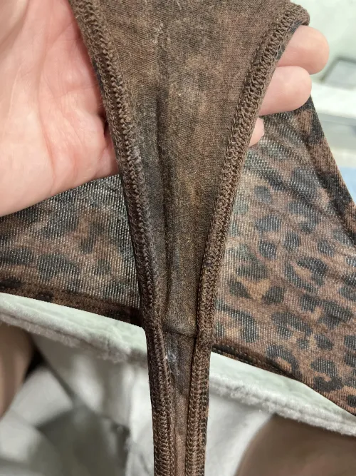 Been wearing these all day, you wanna smell or taste ? 👅