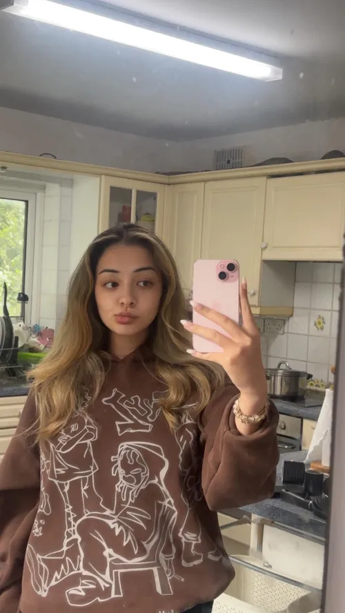 I see you relapsing and all it took was a new hairstyle pup💕