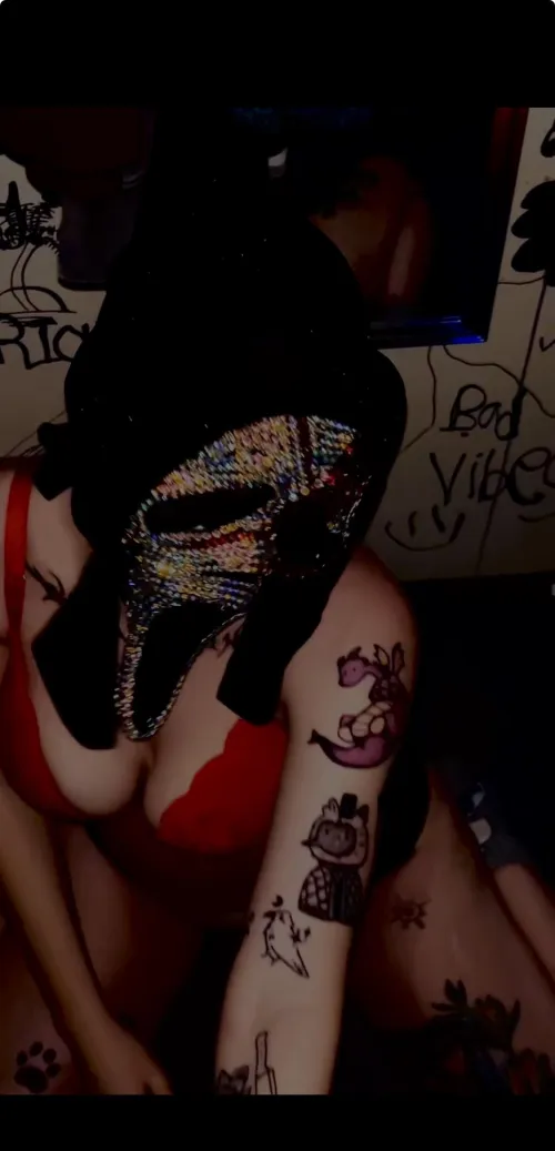 New mask and new pay to view stuff check out my link;)