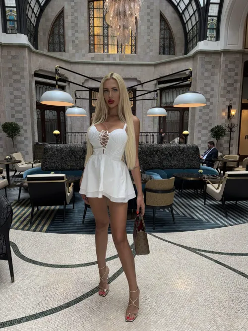 Want some nudes? Y or N? (I'll be sending nudes to the first 10 comments)😉