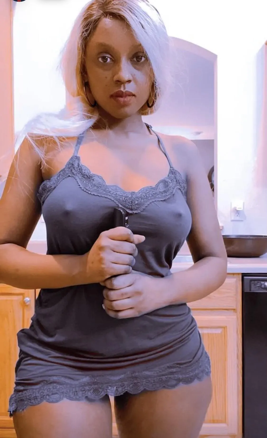 Damn she looks yummy 😋