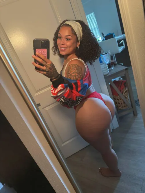 Mia- smash or pass??