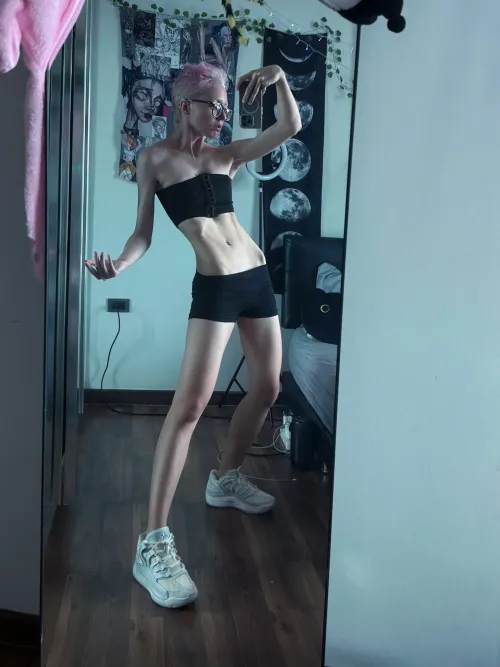 black tracksuit looks like a classic