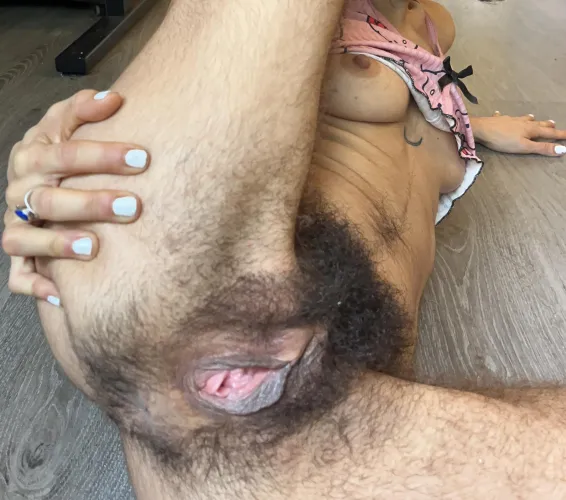 Does my extremely [h]airy ass make you throb?