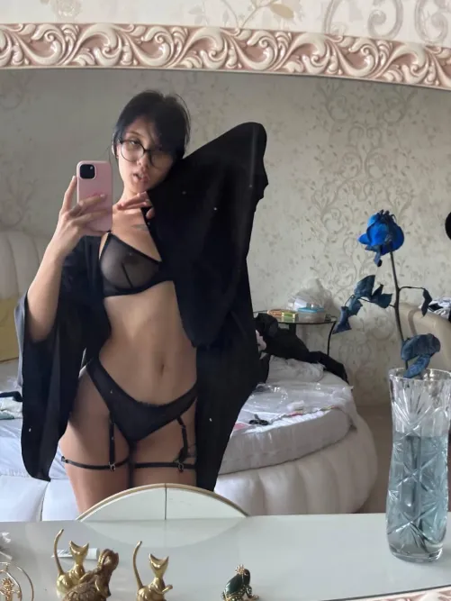 I accept volunteers to fuck my body