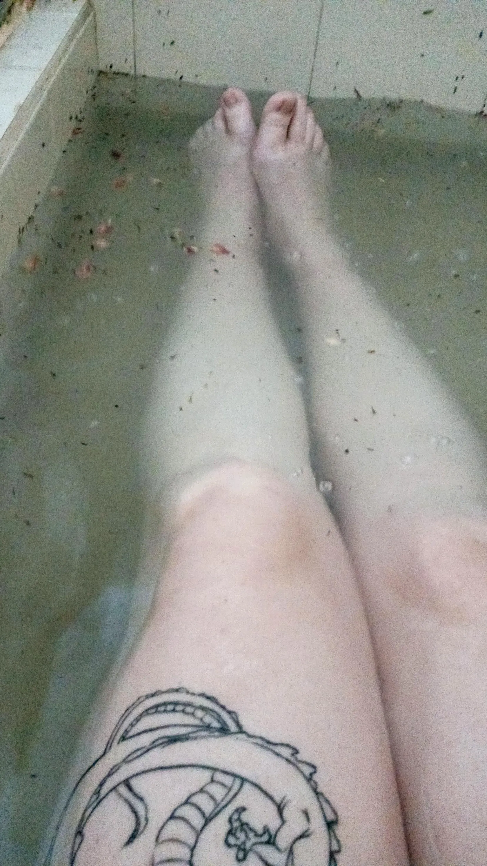 Relaxing time 😌 wanna join me?