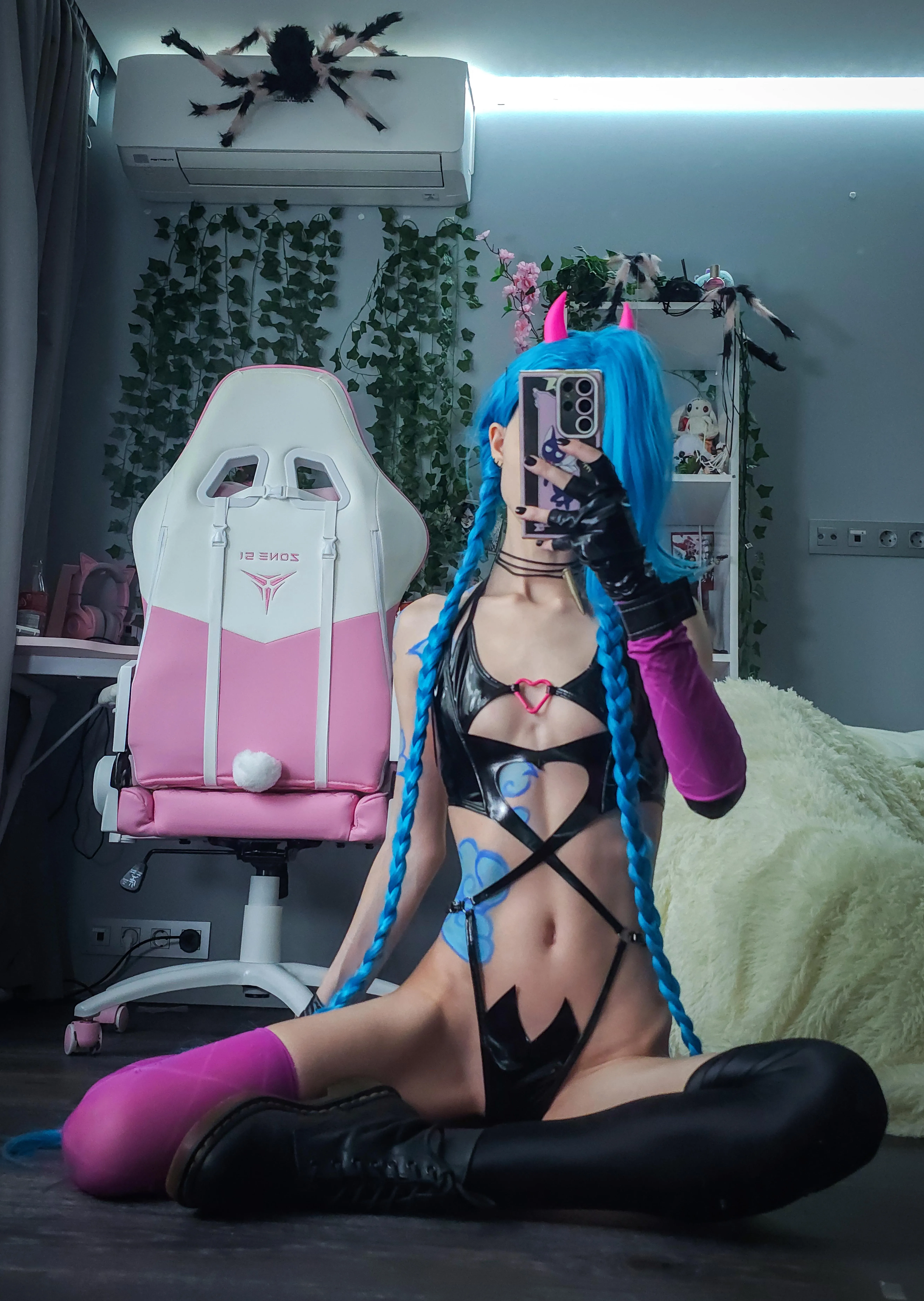 Succubus Jinx in One Piece suit