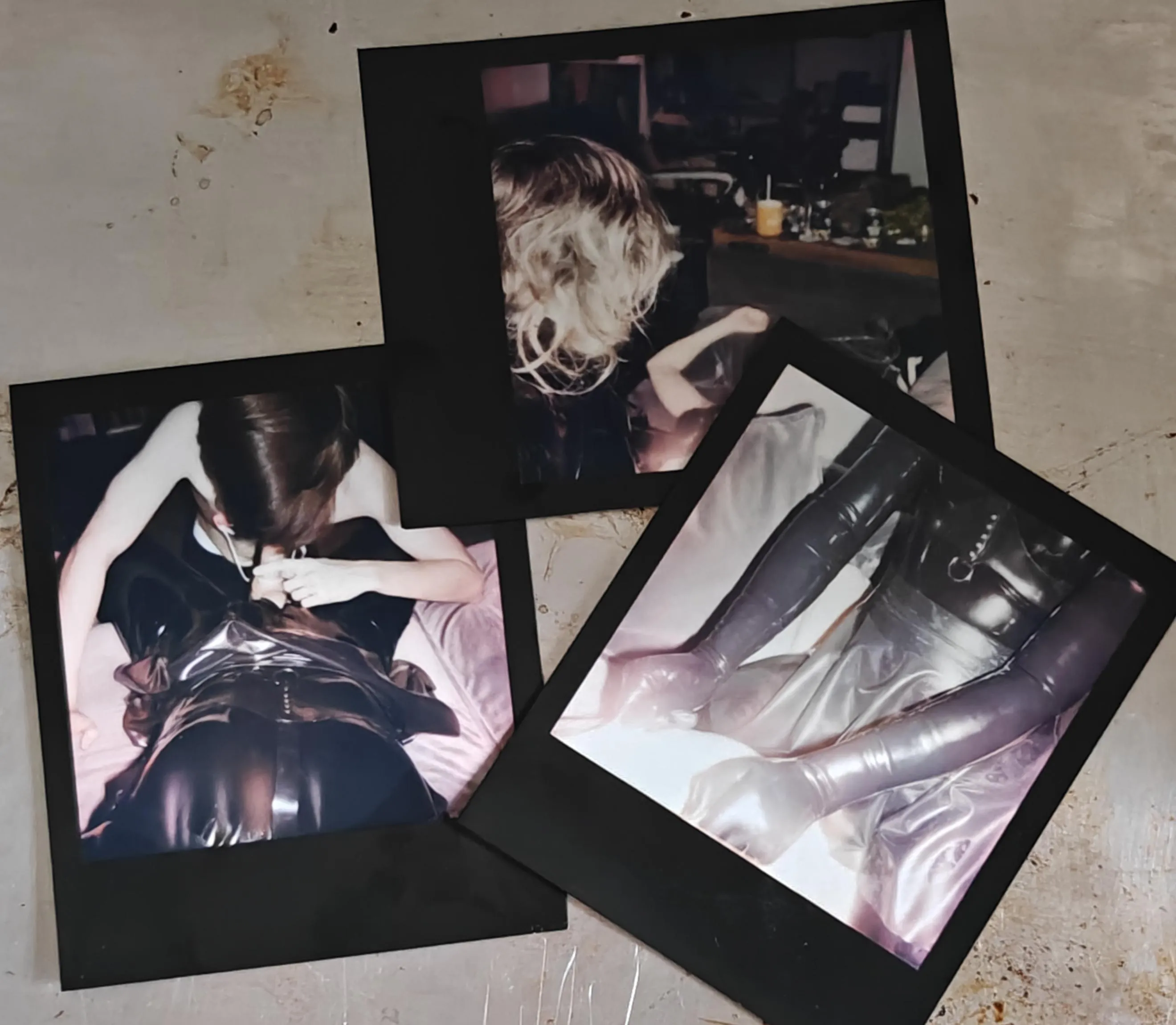 A few Polaroids to remember the night 😘