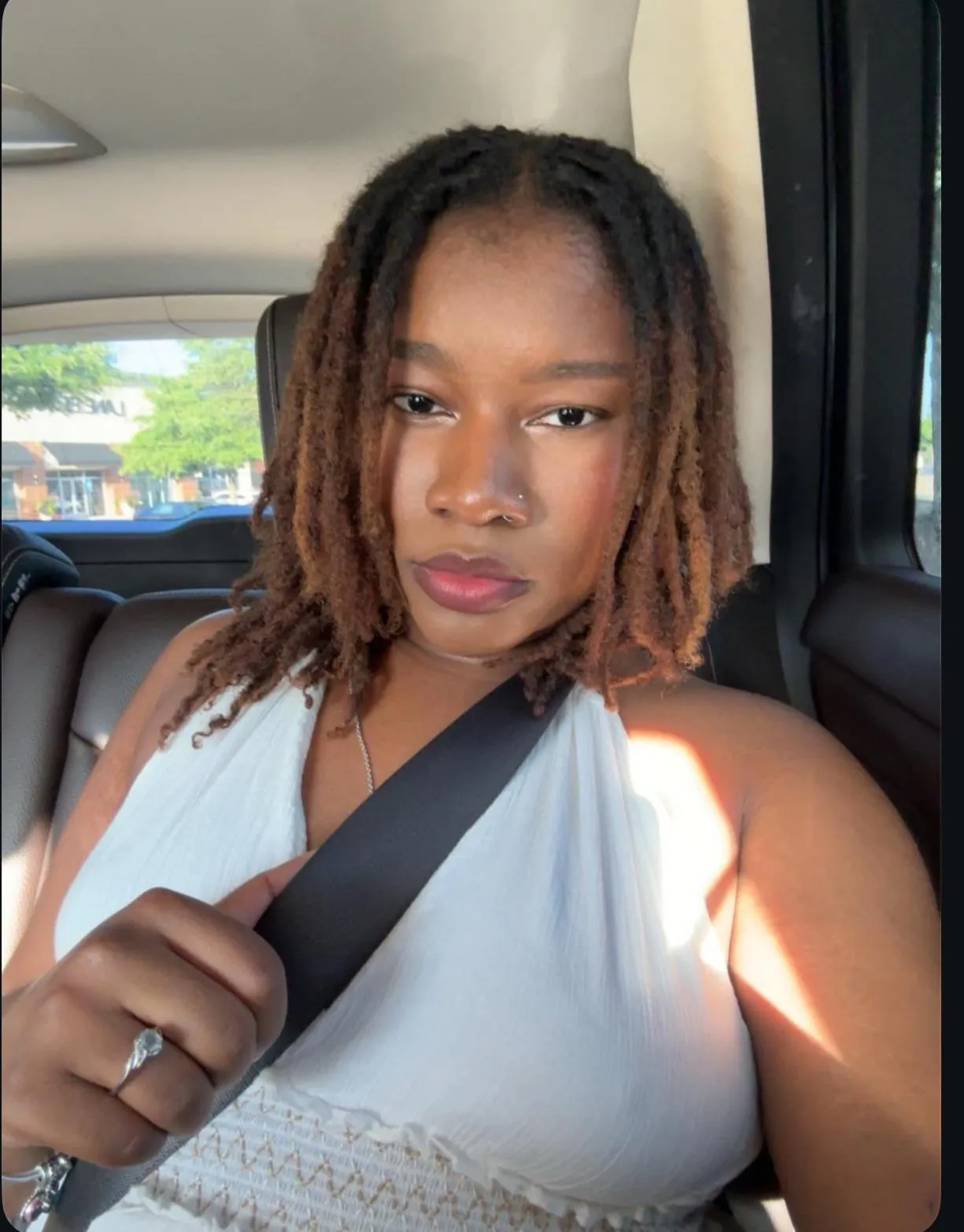 21 [F4M/M] looking to explore threesomes with two guys 😉 dfw area