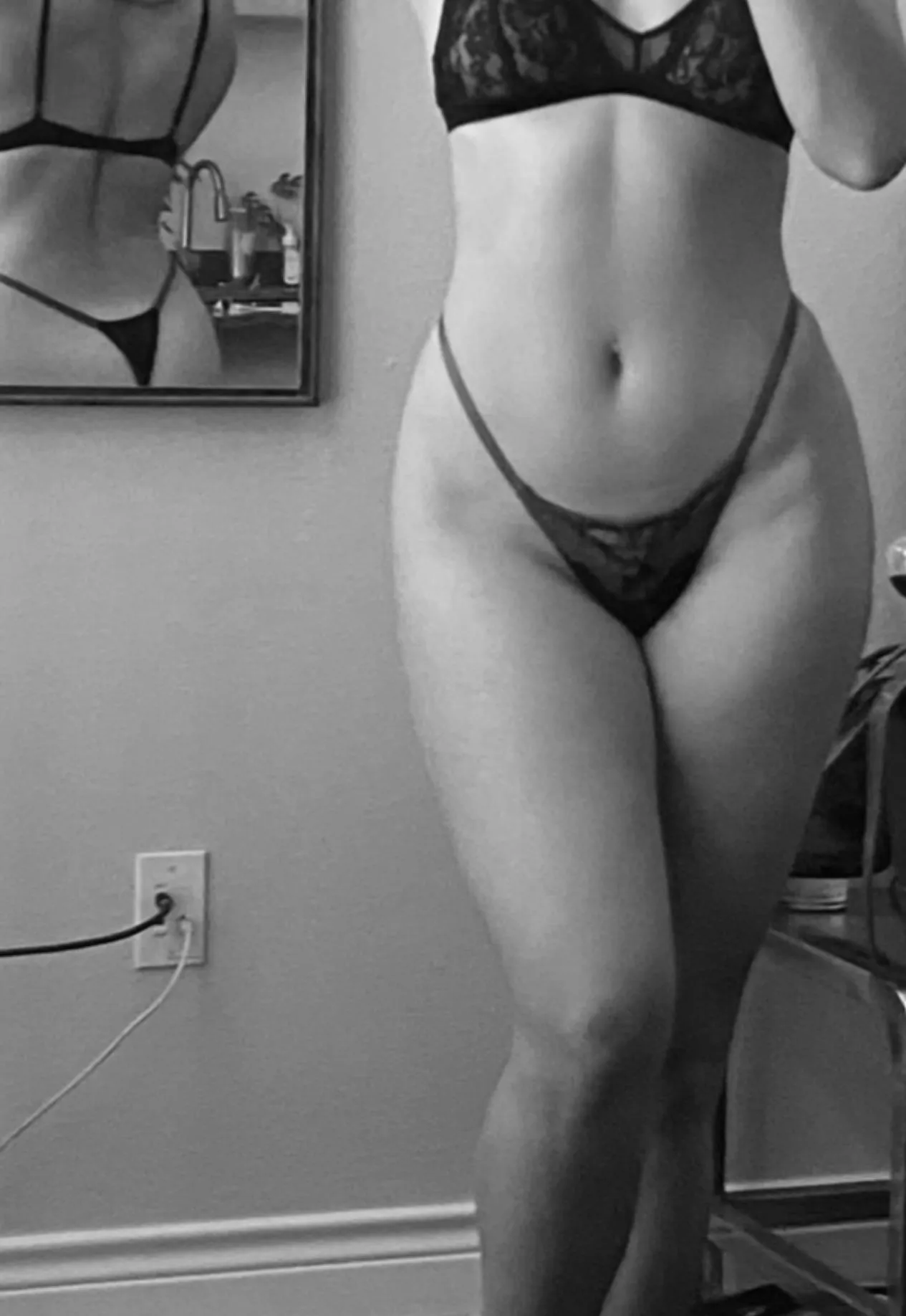 curves meant to be traced ✍️🖤