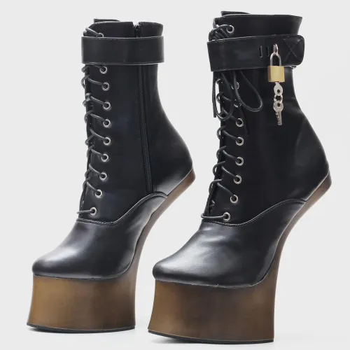 Does anyone have recommendations on pony heelless boots?