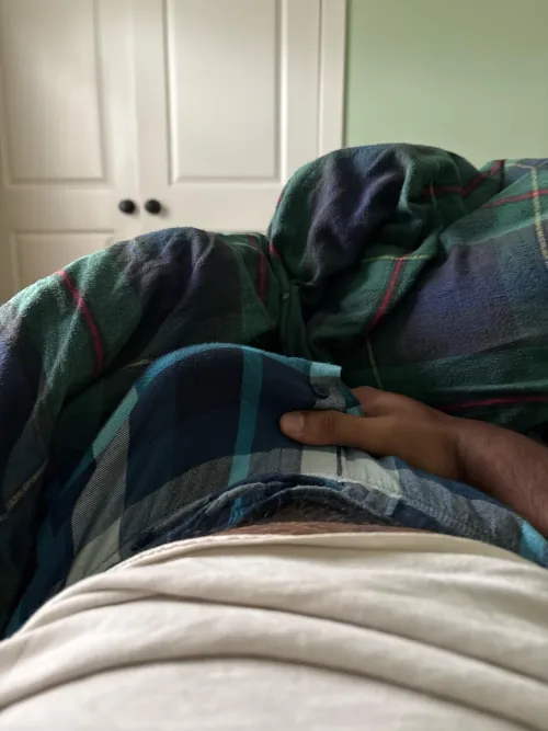 freeballing to bed is so much more comfortable but you wake up with crazy morning wood