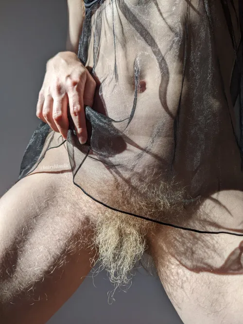 It’s officially been 4 years since I last shaved. Come celebrate my hairy anniversary with me