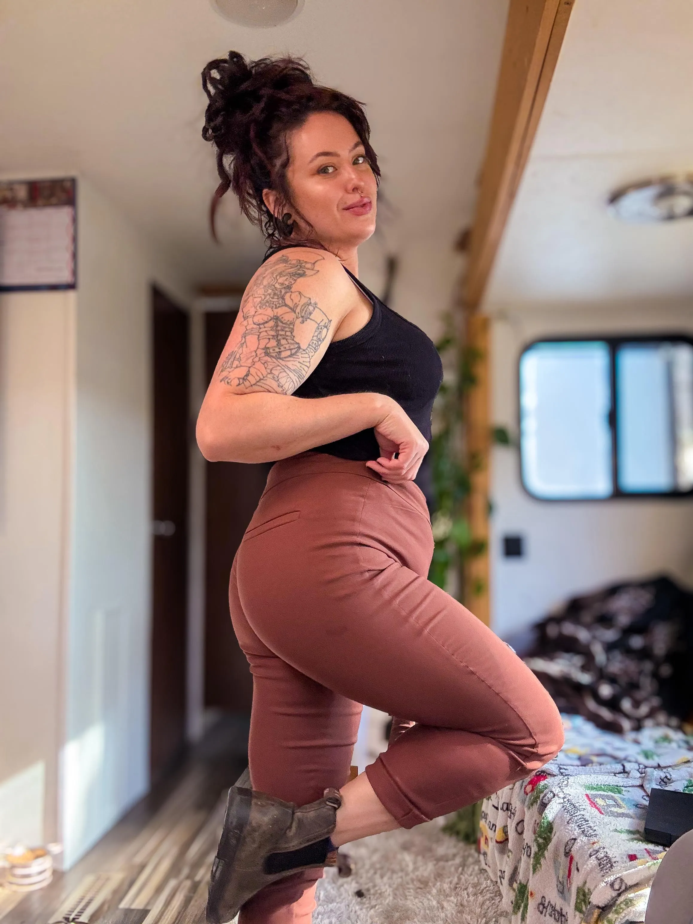 Midsize girly @divinely_elle_