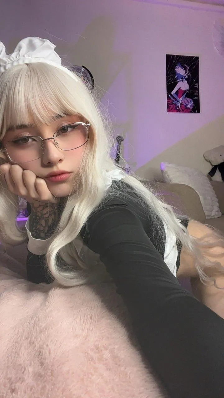 Don't let my innocent face trick you, I won't let you stop before 3 rounds