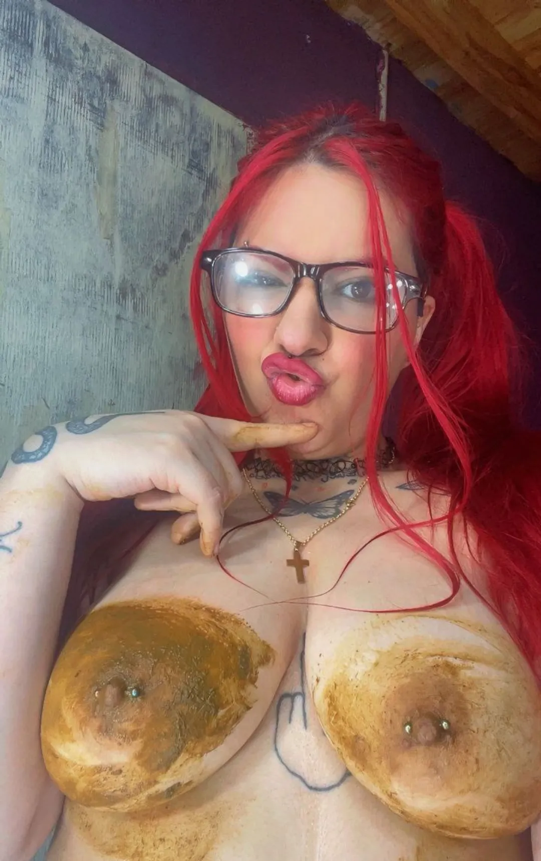 (f) Delicious dirt on my boobs