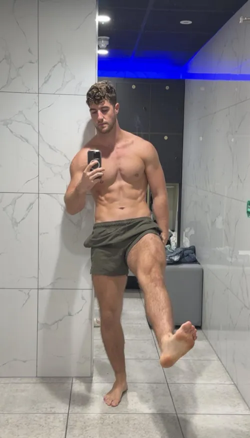 Good paypigs🐷 know where their money belongs. Tribute first, praise after.