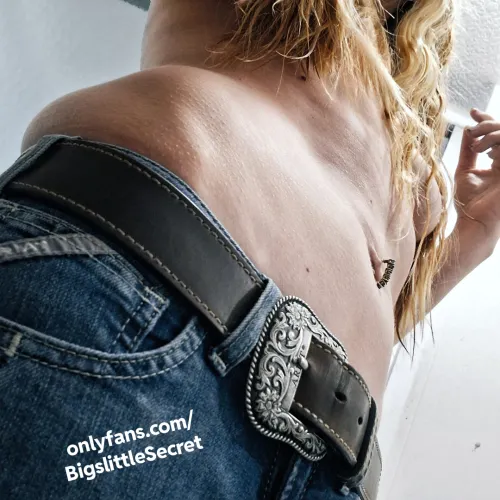 Hey hey! It's topless (&teaser😉) Tuesday!