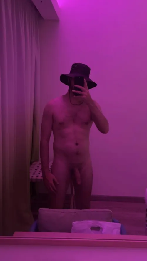 30 [M4F] anyone looking to have some fun later?