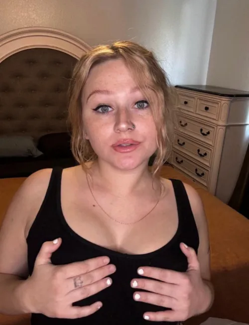 blast your cum or your opinion on my milf body