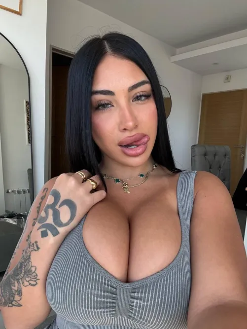 [f4mf] been thinking abt a couple that knows how to share, any favorites in Houston?