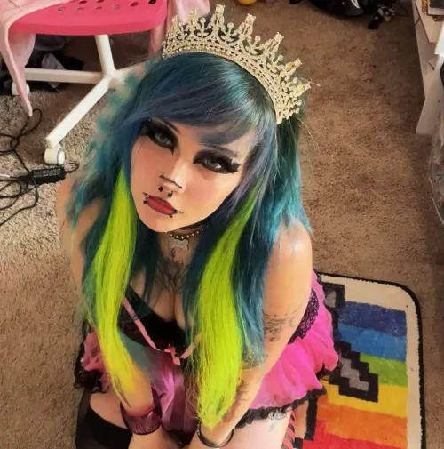 geeky girl with very naughty intrusive thoughts