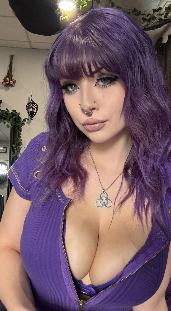 help, my zipper's stuck :(