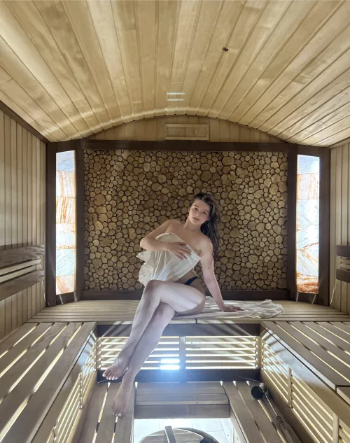Wanna having sex in the sauna