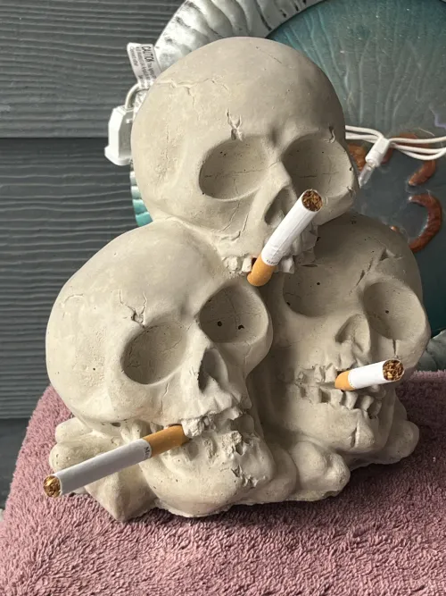 Who says smoking Kills