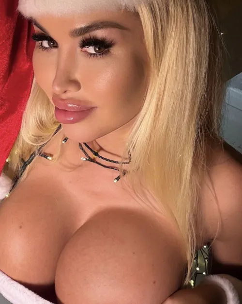 My glossy lips were made for your cock