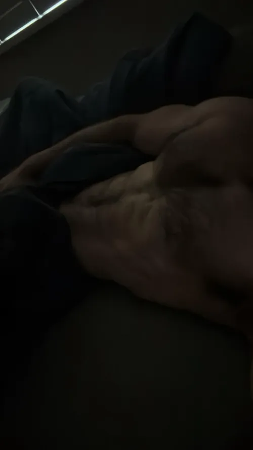 There’s a surprise waiting under the sheets (32)