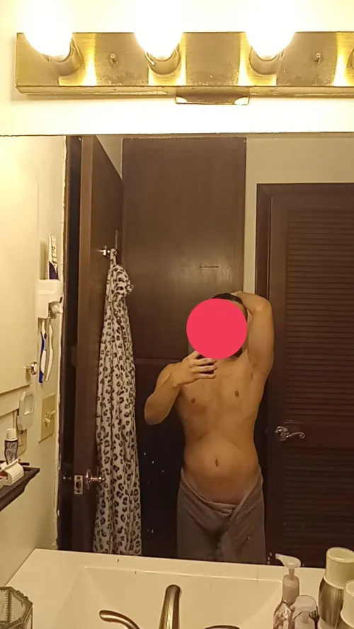 (19) I love confusing people on what's in my pants!