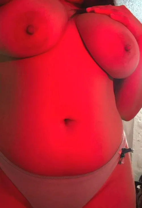 I know my body is enough for you. Just hmu.