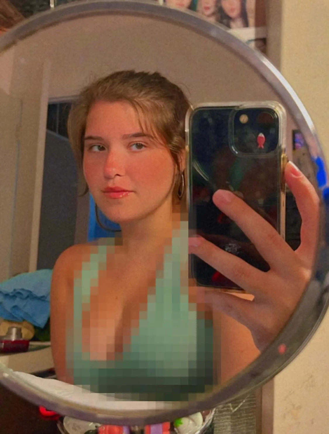 Look closely, don't you see it ? Deeper in my pixels, you'll find the answer. Denial is your only pleasure loser, give into your beta desires and relapse for my pixels  ❎😚