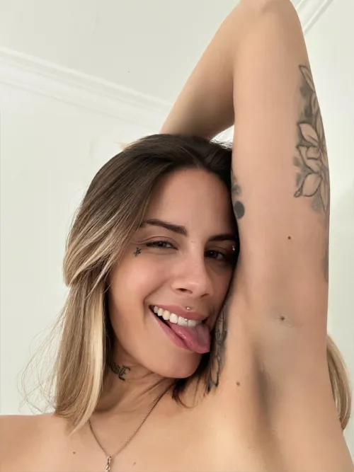 Women's armpits rule the world