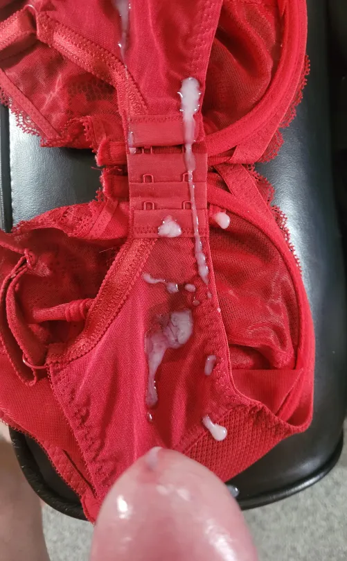 32G - A very satisfying cum shot