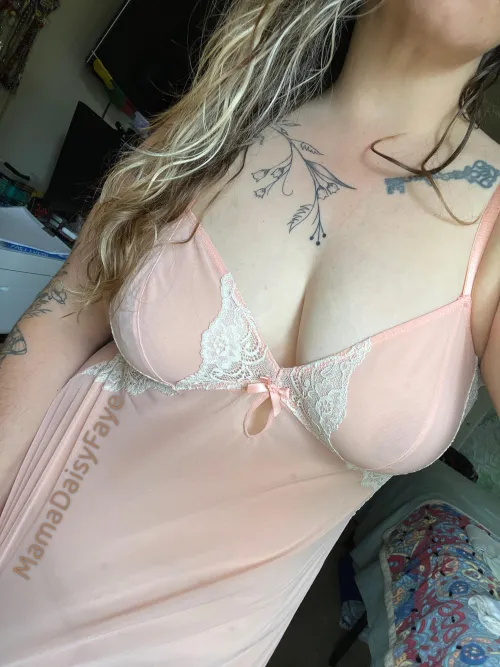 Hope you're having a peachy hump day~