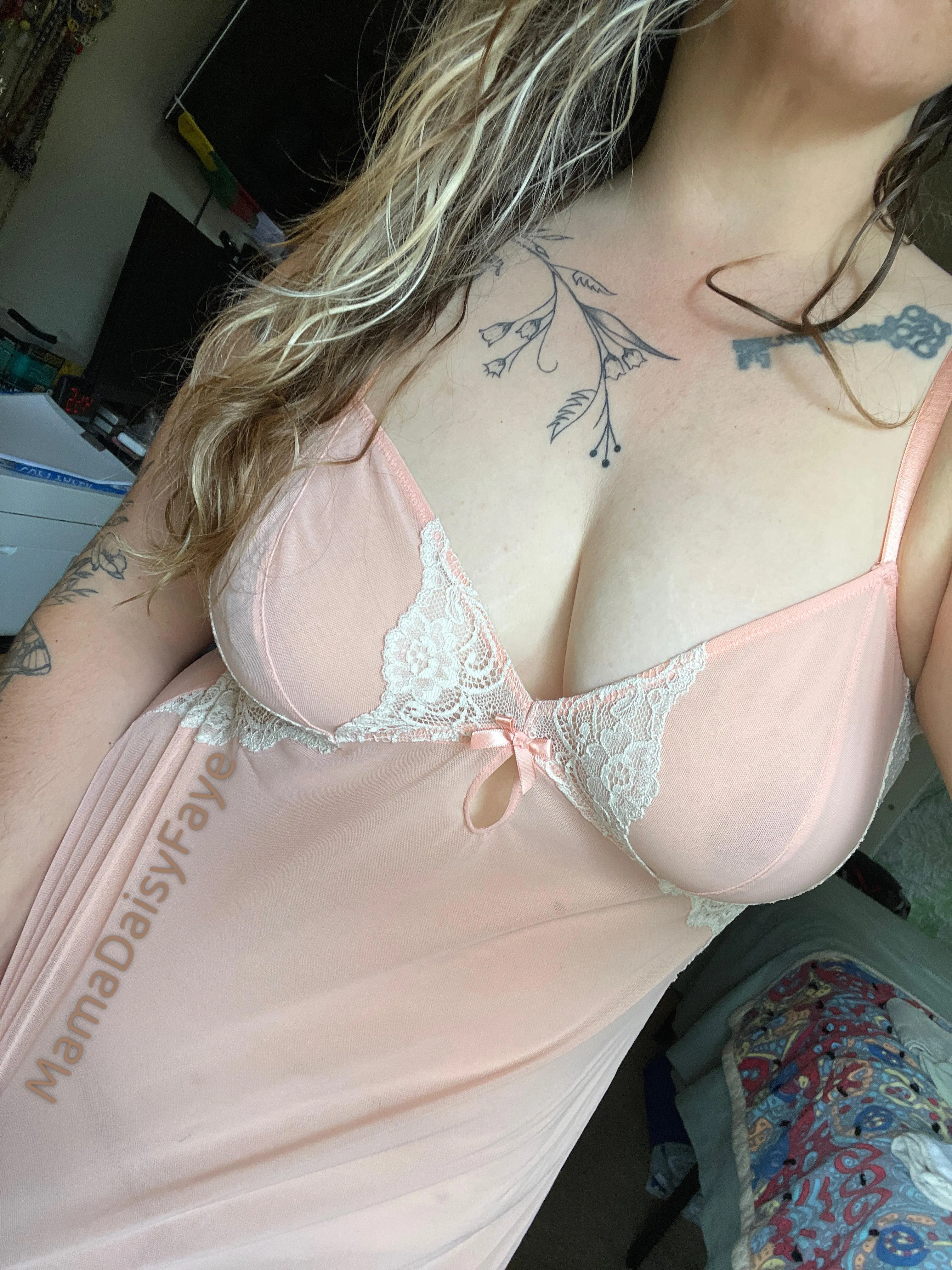 Hope you're having a peachy hump day~