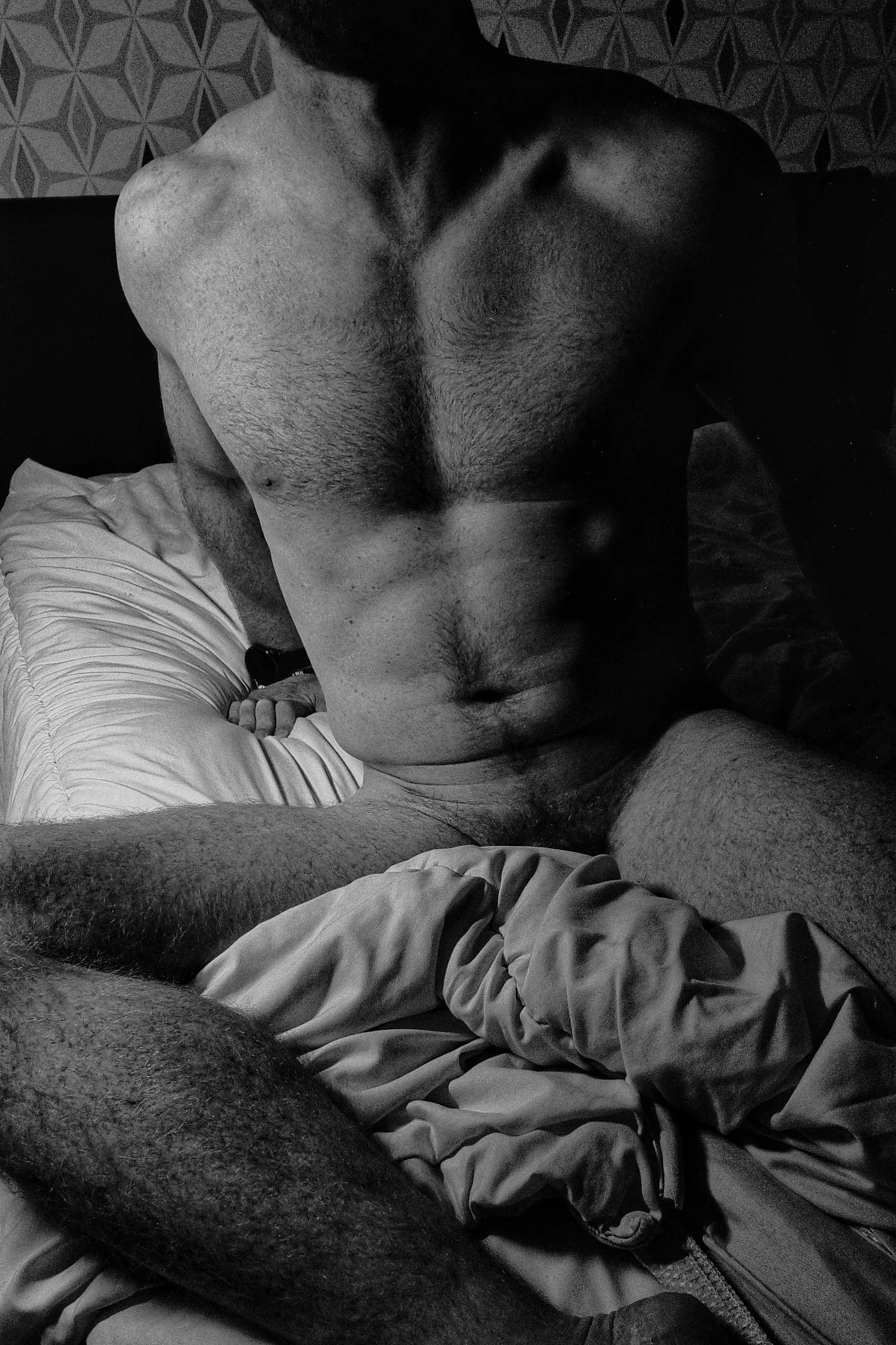 I don't have a spare bed, we'll have to share