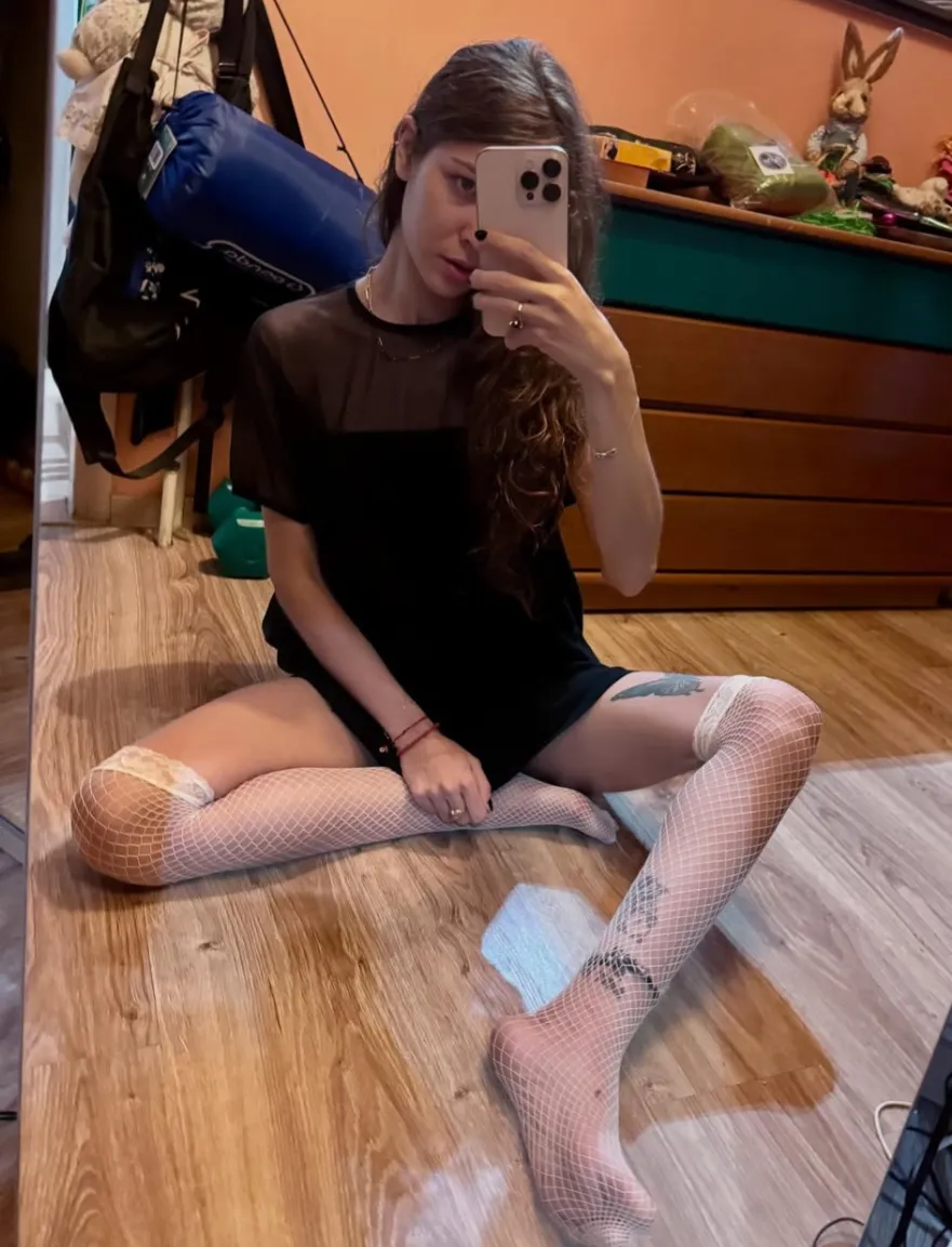 PUBLIC APOLOGY: I tried to be a domme, but discovered instead I'm a beta. AMA or just insult me in the comments