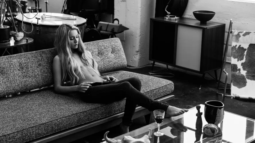 Topless 2 • Bryana Holly • by Neave Bozorgi • 5120x2880