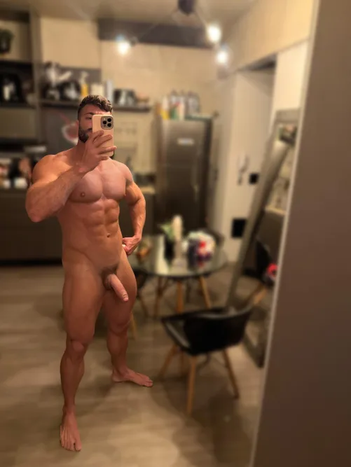 Who comes for the weekend?