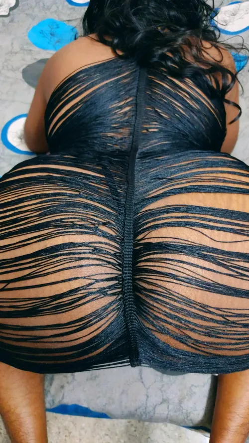 A perfect corporate slut: cross the legs in the weekdays and spread the legs in the weekend 😚 (hotwife)